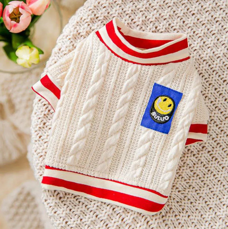 Autumn and winter short twist knit sweater sweater pet clothes