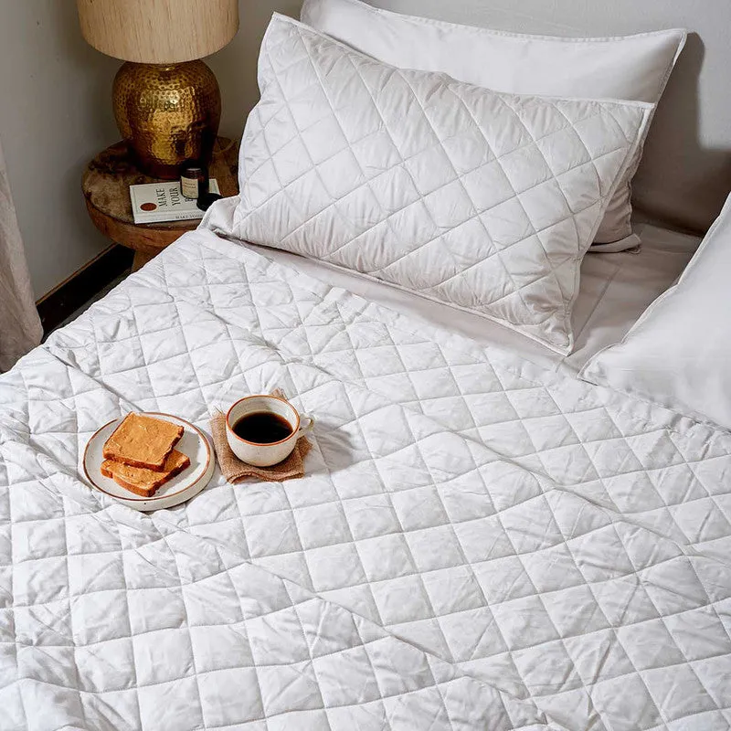 Cotton Bedcover with 2 Pillow Covers | Diamond Pattern | Light Beige